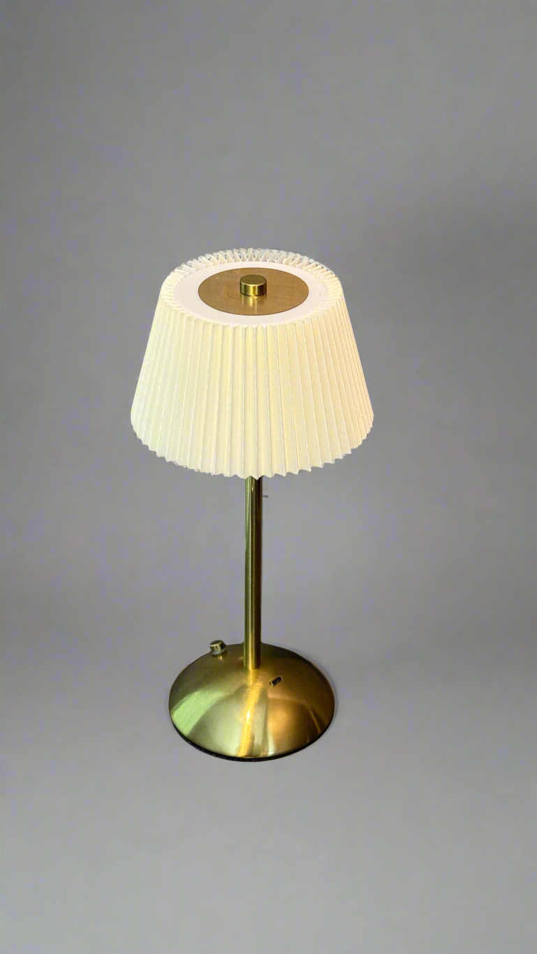 Opus LED Lamp
